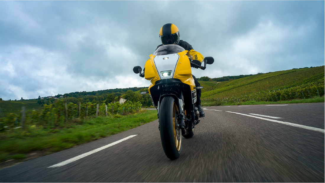 2025-Yamaha-MT320-EU-Midnight_Black-360-Degrees-001-03아트보드 24-100.jpg
