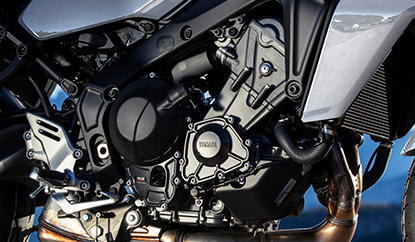 890cc CP3 수랭 3기통 엔진
