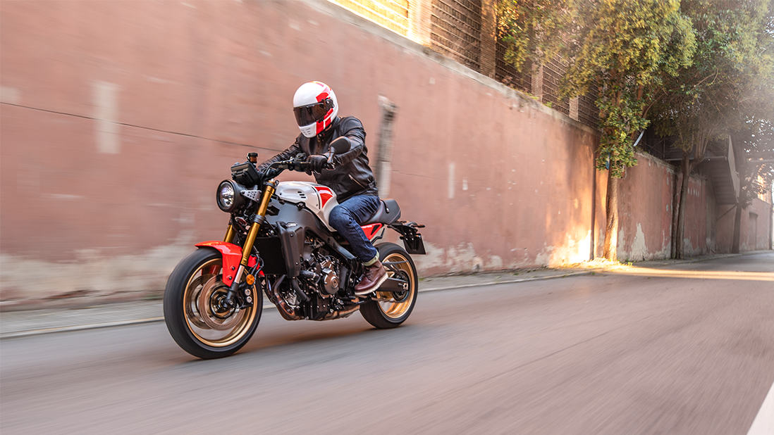 XSR900