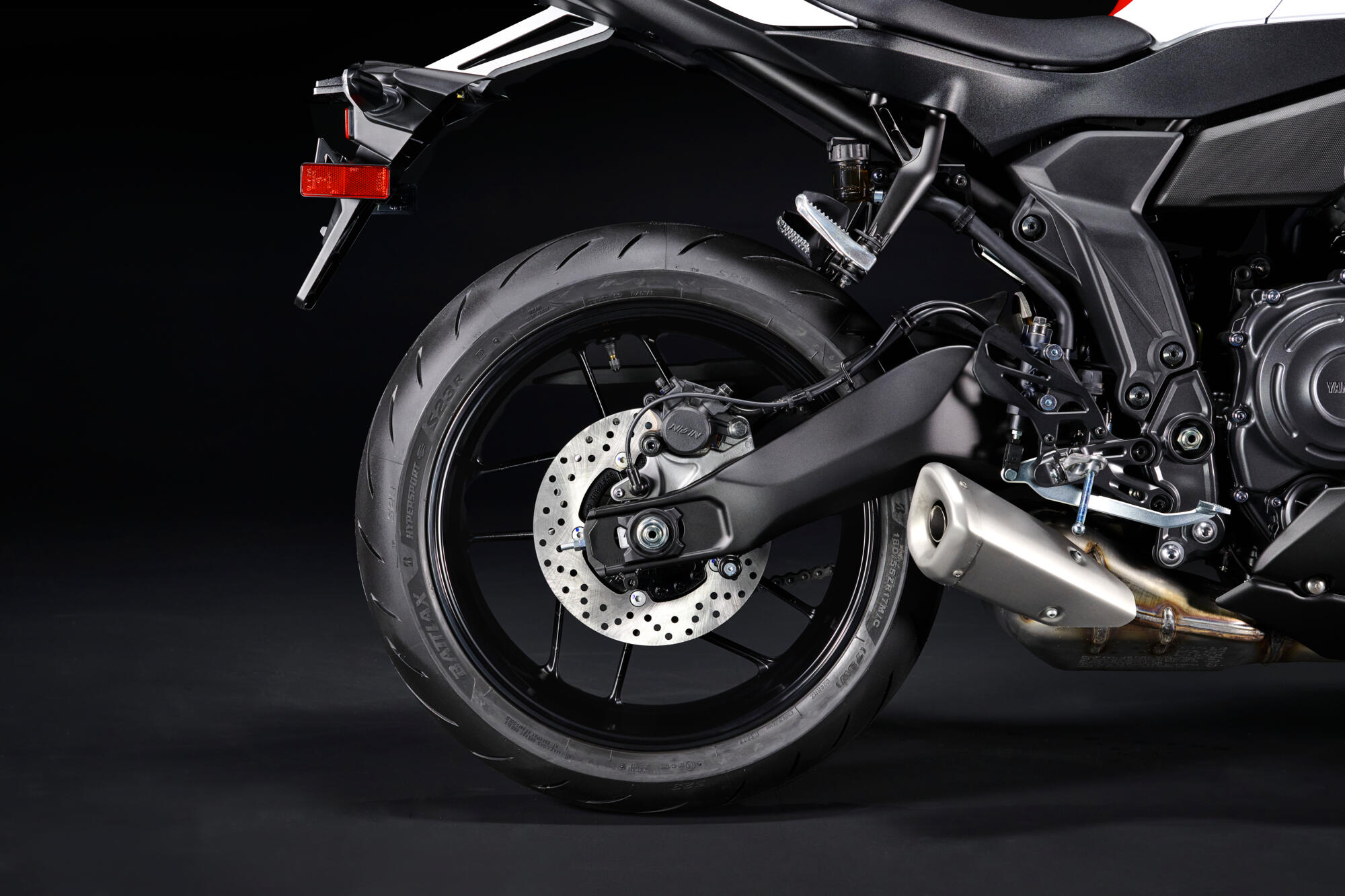 SpinForged 휠 및 브리지스톤 Battlax Hypersport S23 타이어
